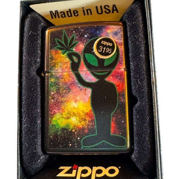 Introducing the Zippo Alien Design Galaxy Print Lighter (Model 49441), a distinc - Picture 1 of 11